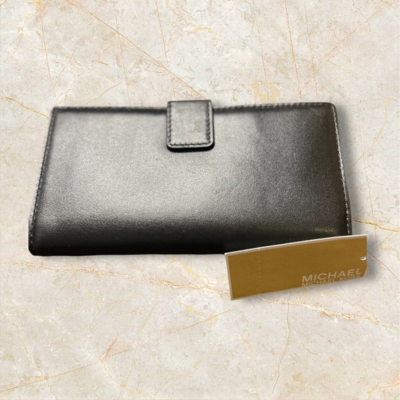 Authentic Michael Kors Wallet/Billfold - Picture 2 of 5